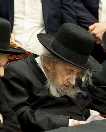 הרב הירש (משמאל) והרב דב לנדו (במרכז) | מיכאל כהן/פלאש 90 הרב הירש (משמאל) והרב דב לנדו (במרכז) | מיכאל כהן/פלאש 90