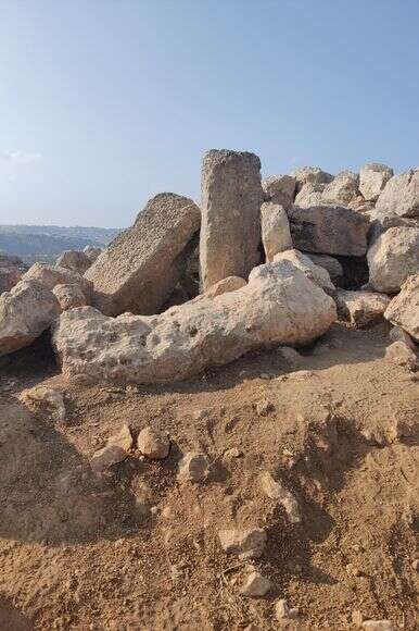 אתר עשיר בממצאים, וכמעט לא מוכר. השער ח'ירבת רביע | הודיה כריש־חזוני אתר עשיר בממצאים, וכמעט לא מוכר. השער ח'ירבת רביע | הודיה כריש־חזוני