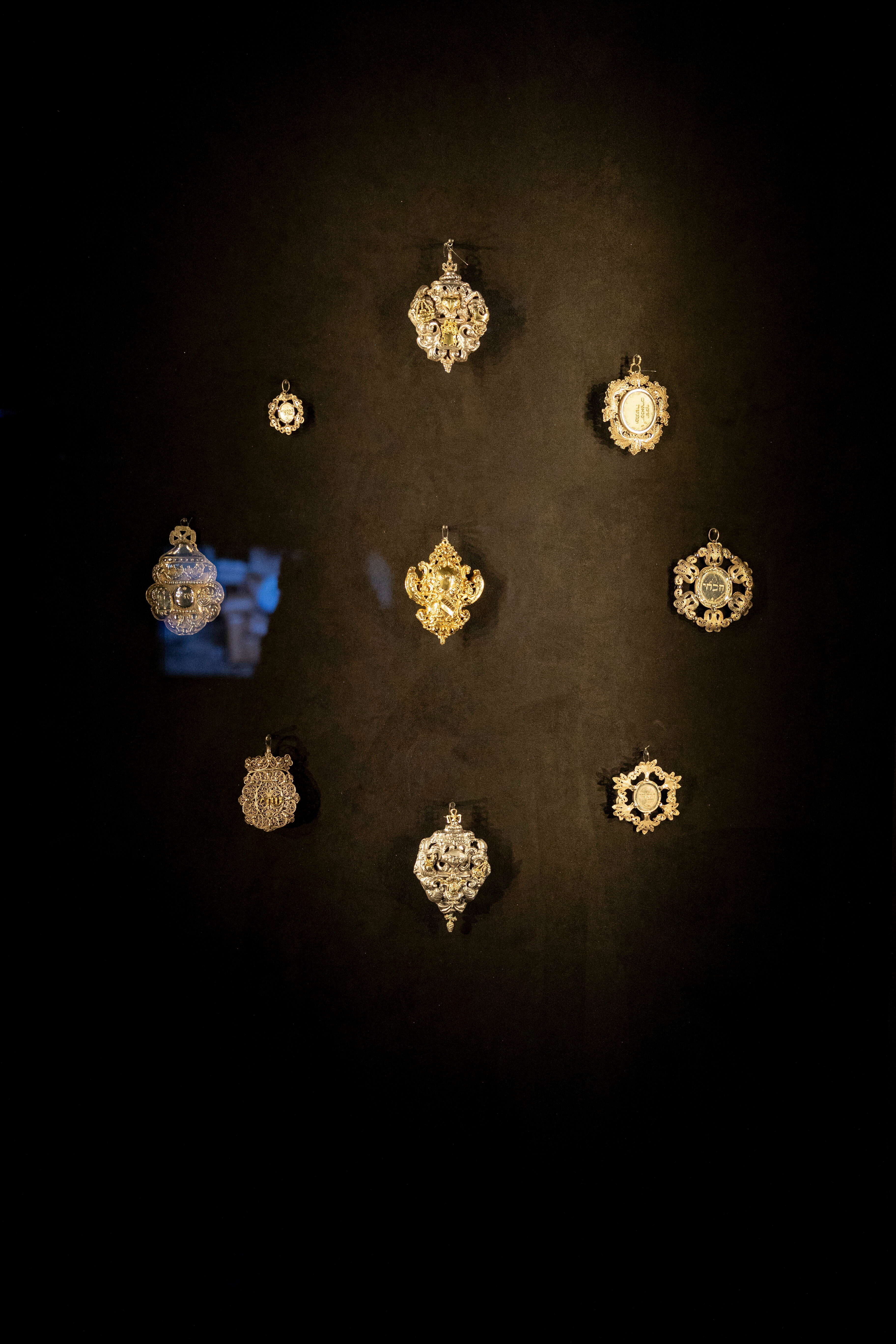 נרתיקים לקמעות ש־די, ונציה, המאה ה־18 וה־19 | נעמה שטרן נרתיקים לקמעות ש־די, ונציה, המאה ה־18 וה־19 | נעמה שטרן