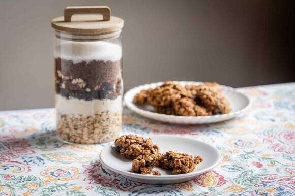 צנצנת עוגיות שיבולת שועל וצימוקים | גיא אשכנזי, Agency Karela