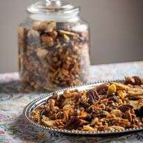 גרנולה ממכרת | גיא אשכנזי, Agency Karela גרנולה ממכרת | גיא אשכנזי, Agency Karela