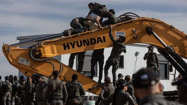 פינוי המאחז "צור משגבי", השבוע | איי.אף.פי פינוי המאחז "צור משגבי", השבוע | איי.אף.פי