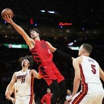 דני אבדיה במדי פורטלנד טריילבלייזרס | AP