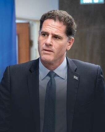 השליח | אמיל סלמן השליח | אמיל סלמן