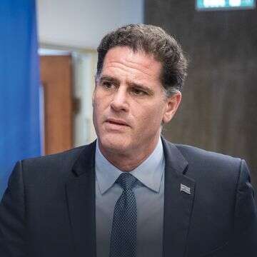 השליח | אמיל סלמן השליח | אמיל סלמן