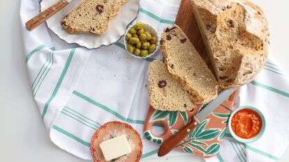 לחם סודה פסטו ועגבניות. | אפרת ליכטנשטט