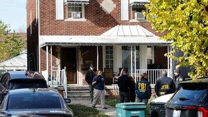 כוחות של ה-FBI למלחמה בטרור במהלך החיפוש בתא הטרור שנחשף בדירבורן, מישיגן | AFP כוחות של ה-FBI למלחמה בטרור במהלך החיפוש בתא הטרור שנחשף בדירבורן, מישיגן | AFP