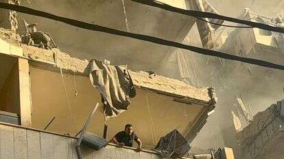 הפגיעה בדירתו של רמטכ"ל חיזבאללה, עלי טבטבאאי, בביירות | AFP הפגיעה בדירתו של רמטכ"ל חיזבאללה, עלי טבטבאאי, בביירות | AFP