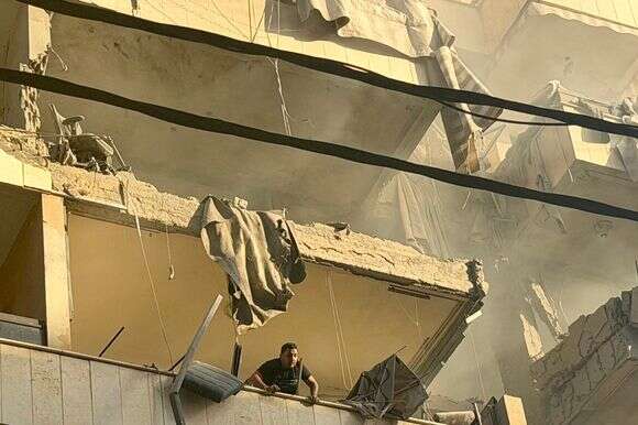 הפגיעה בדירתו של רמטכ"ל חיזבאללה, עלי טַבְּטַבַּאִי, בביירות | AFP