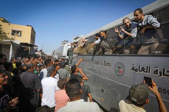 מחבלים פלסטינים ששוחררו לעזה בעסקה עם חמאס בחודש שעבר | עבד רחים חטיב, פלאש 90 מחבלים פלסטינים ששוחררו לעזה בעסקה עם חמאס בחודש שעבר | עבד רחים חטיב, פלאש 90