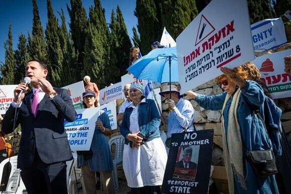 ח"כ אוהד טל יחד עם תנועת הריבונות, מחוץ לכנסת | יונתן זינדל, פלאש 90