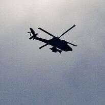 נאחזים באוויר דף הבית | חיים גולדברג, פלאש 90