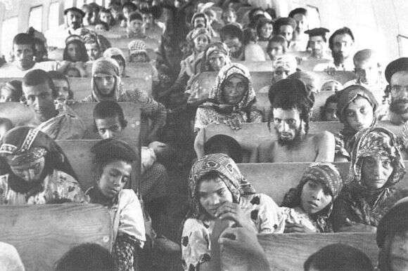 עולים מתימן במטוס בדרכם לארץ | ויקיפדיה עולים מתימן במטוס בדרכם לארץ | ויקיפדיה