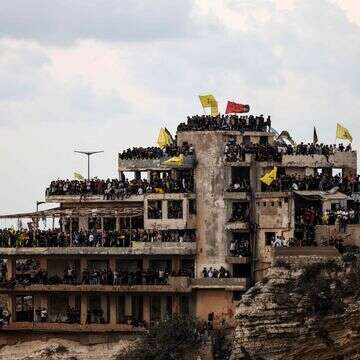 פעילי חזבאללה בבניין נטוש בביירות בספטמבר | AFP