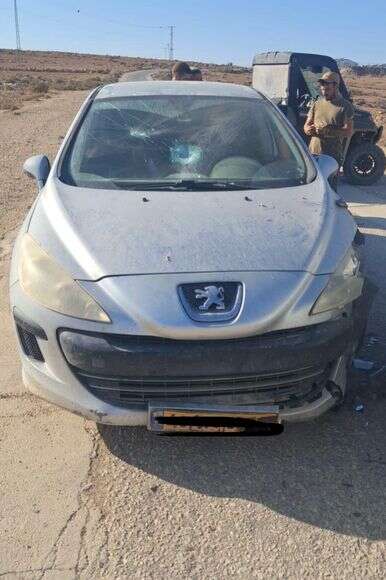 רכב של רועה צאן יהודי שהותקף באבנים | ללא קרדיט