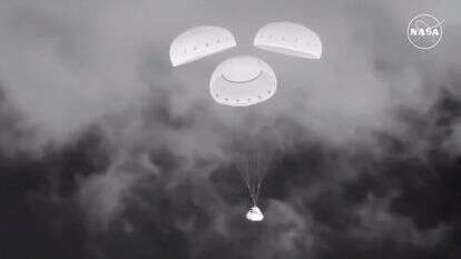 סרטון שסופק על ידי נאס"א, קפסולת בואינג סטארליינר הריקה צפה לעבר טווח הטילים וייט סנדס בניו מקסיקו בסוף ה-6 בספטמבר 2024, לאחר ניתוקה מתחנת החלל הבינלאומית | NASA via AP, File סרטון שסופק על ידי נאס"א, קפסולת בואינג סטארליינר הריקה צפה לעבר טווח הטילים וייט סנדס בניו מקסיקו בסוף ה-6 בספטמבר 2024, לאחר ניתוקה מתחנת החלל הבינלאומית | NASA via AP, File