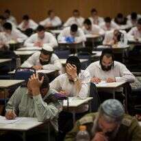 הרשות השלטונית היחידה בישראל שנשים מנועות מלכהן בה בתפקידים מרכזיים. מבחני הסמכה לרבנות | יונתן זינדל, פלאש 90 הרשות השלטונית היחידה בישראל שנשים מנועות מלכהן בה בתפקידים מרכזיים. מבחני הסמכה לרבנות | יונתן זינדל, פלאש 90