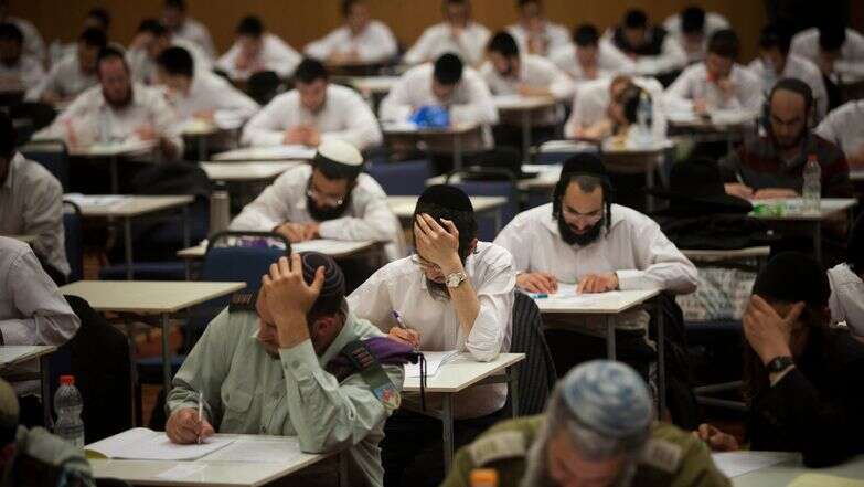 מבחני הסמכה לרבנות, אילוסטרציה | יונתן זינדל, פלאש 90