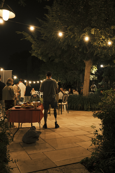 חיילים סיפרו כמה קשה היה להם לשמוע את החבר הנשוי מדבר עם אשתו, בזמן שלהם אין עם מי לדבר". משתתפי המפגש | אלדמע מילשטיין חיילים סיפרו כמה קשה היה להם לשמוע את החבר הנשוי מדבר עם אשתו, בזמן שלהם אין עם מי לדבר". משתתפי המפגש | אלדמע מילשטיין