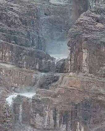 שיטפון בנחל קומראן, חורף תשפו | דן פרקש, רשות הטבע והגנים שיטפון בנחל קומראן, חורף תשפו | דן פרקש, רשות הטבע והגנים