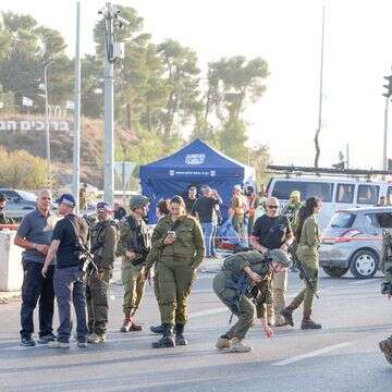 זירת הפיגוע בצומת הגוש שבו נרצח תושב קריית ארבע, נוב' 25 | אי.פי.איי