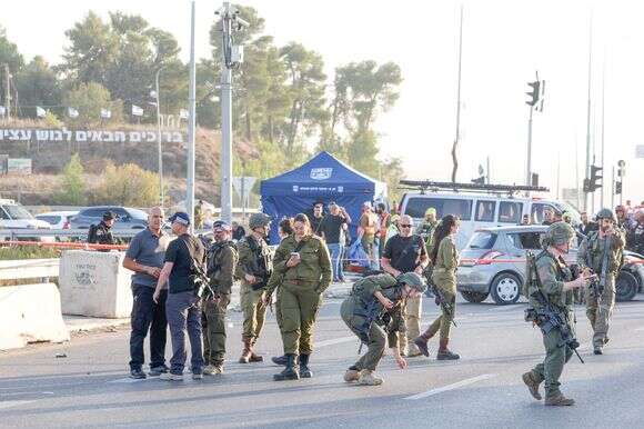 זירת הפיגוע בצומת הגוש | אי.פי.איי זירת הפיגוע בצומת הגוש | אי.פי.איי