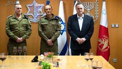 שר הביטחון ישראל כ"ץ, הפרקליט הצבאי הראשי אלוף איתי אופיר והרמטכ"ל רא"ל אייל זמיר | דובר צה"ל שר הביטחון ישראל כ"ץ, הפרקליט הצבאי הראשי אלוף איתי אופיר והרמטכ"ל רא"ל אייל זמיר | דובר צה"ל