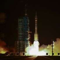 שיגור החללית המאוישת שנג'ואו 21 בסוף אוקטובר | EPA