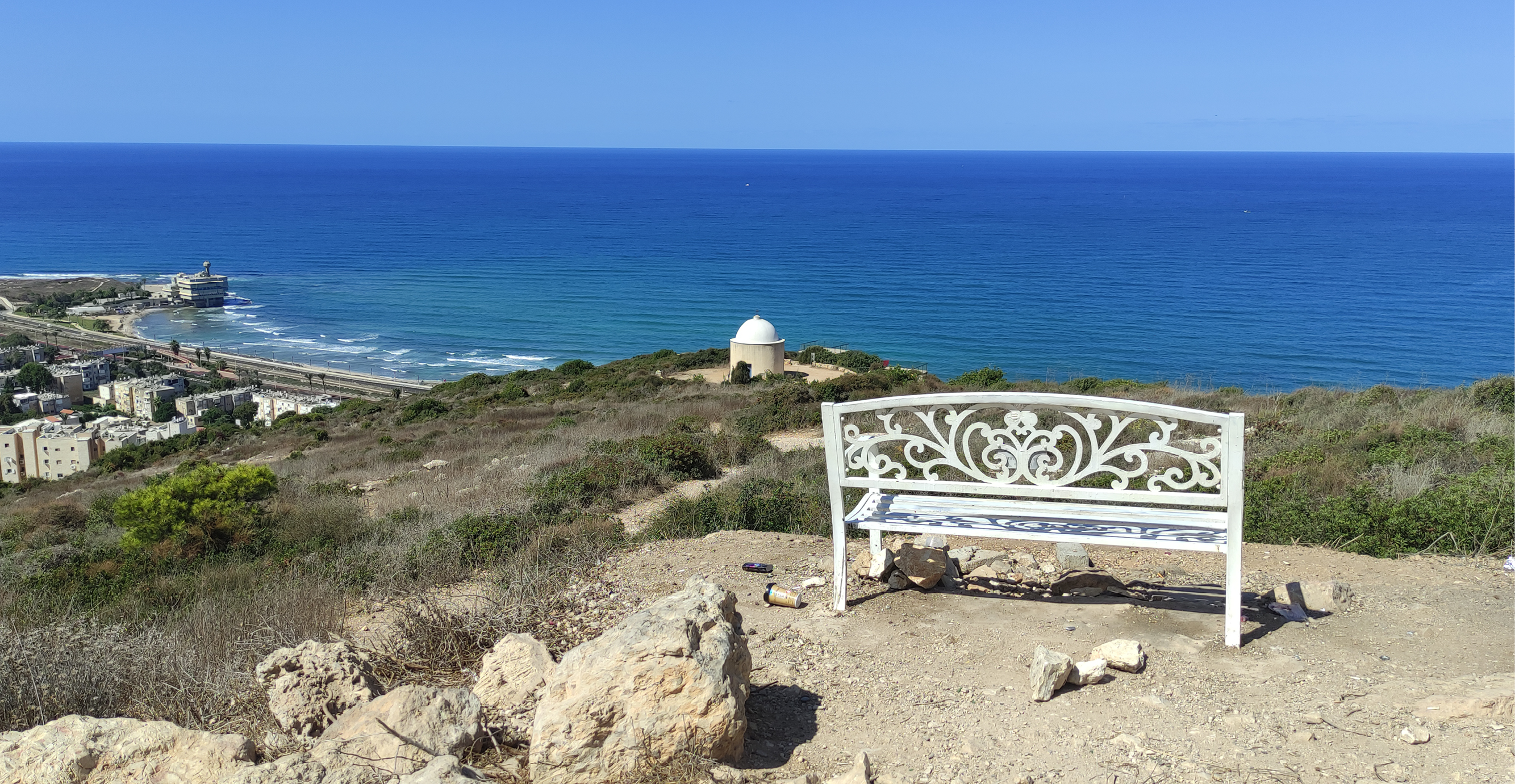 ספסל סטלה מאריס | צ'ק אין אאוט ספסל סטלה מאריס | צ'ק אין אאוט