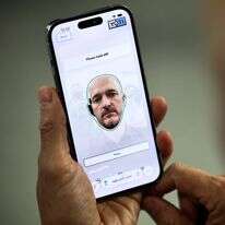 זיהוי גיל בסלפי | AFP