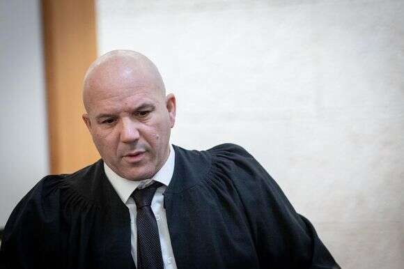 עו"ד אורי קורב | יונתן זינדל / פלאש 90