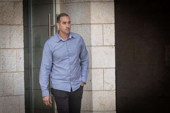 מפקד תחנת משטרת חדרה, סנ"צ עמית פולק, לאחר דיון בבית המשפט העליון | חיים גולדברג / פלאש 90 מפקד תחנת משטרת חדרה, סנ"צ עמית פולק, לאחר דיון בבית המשפט העליון | חיים גולדברג / פלאש 90