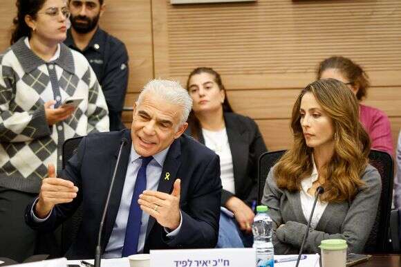 ח"כ יאיר לפיד בוועדת החוץ והביטחון | דוברות הכנסת - נועם מושקוביץ