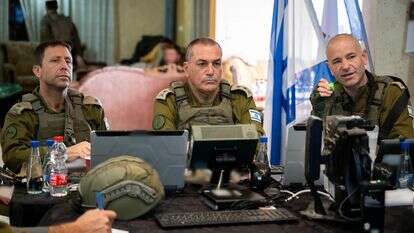 הרמטכ"ל אייל זמיר עם אלוף פיקוד מרכז אבי בלוט ומפקד אוגדת איו"ש תא"ל קובי הלר | דובר צה"ל