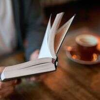 קריאת ספר | שאטרסטוק