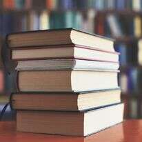 קריאת ספר | שאטרסטוק