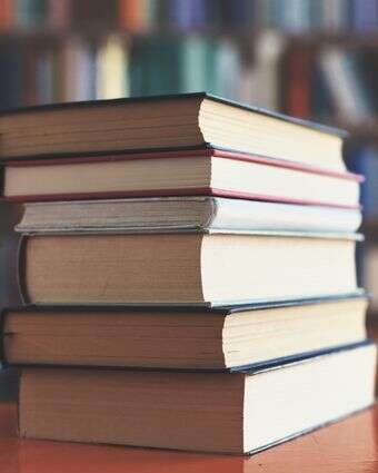 קריאת ספר | שאטרסטוק