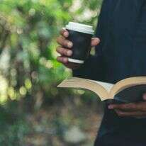 קריאת ספר | שאטרסטוק