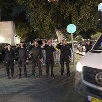 ארונו של החטוף החלל מגיע למכון הלאומי לרפואה משפטית באבו כביר | דוברות משטרת ישראל ארונו של החטוף החלל מגיע למכון הלאומי לרפואה משפטית באבו כביר | דוברות משטרת ישראל