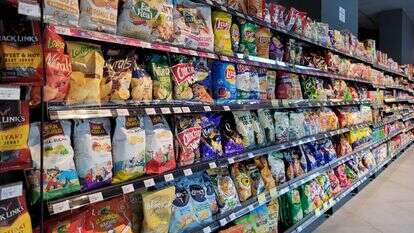 מעבר חטיפים בסופר במלזיה, אילוסטרציה | שאטרסטוק מעבר חטיפים בסופר במלזיה, אילוסטרציה | שאטרסטוק