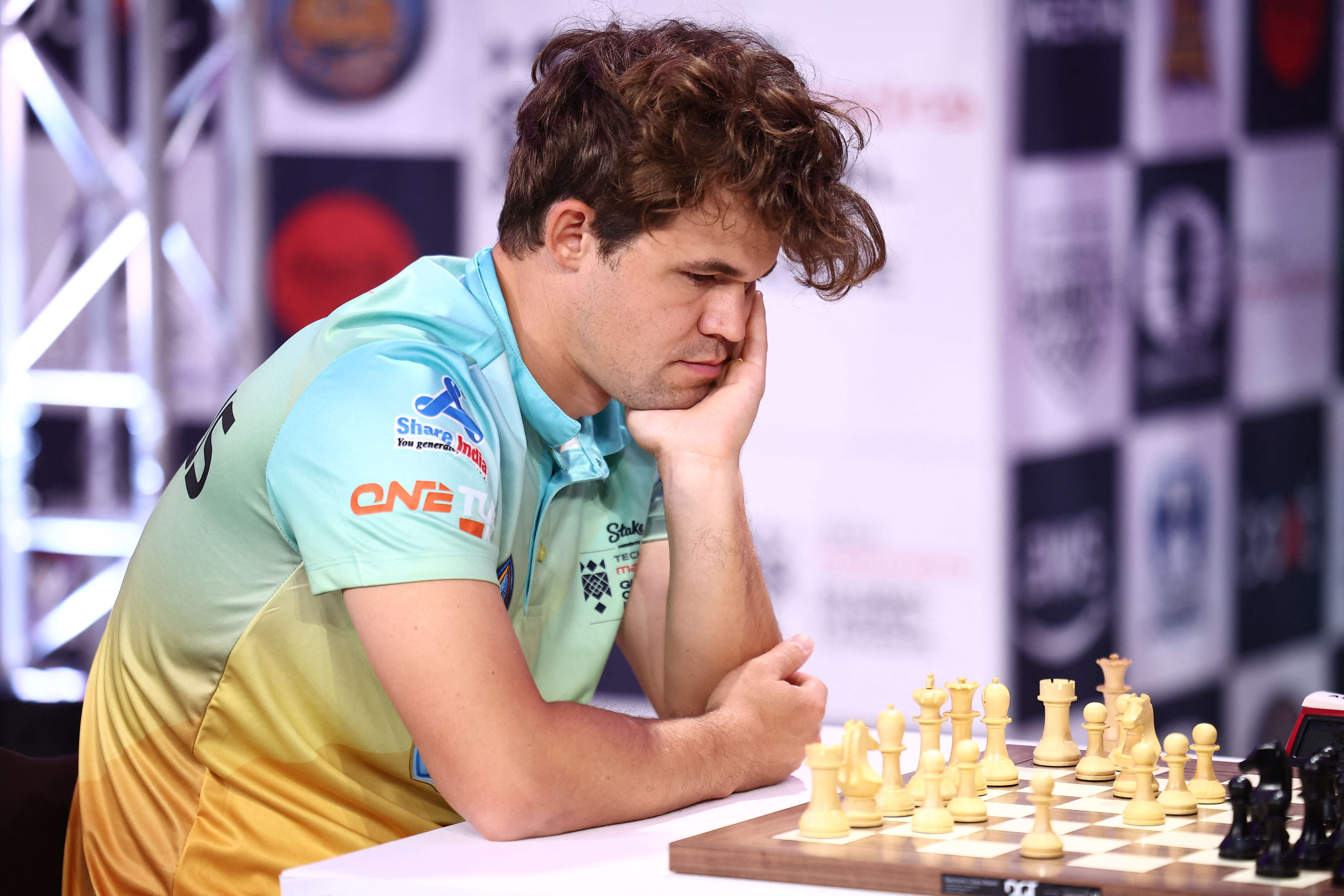 נכנע לפני המט. קרלסן | AFP נכנע לפני המט. קרלסן | AFP