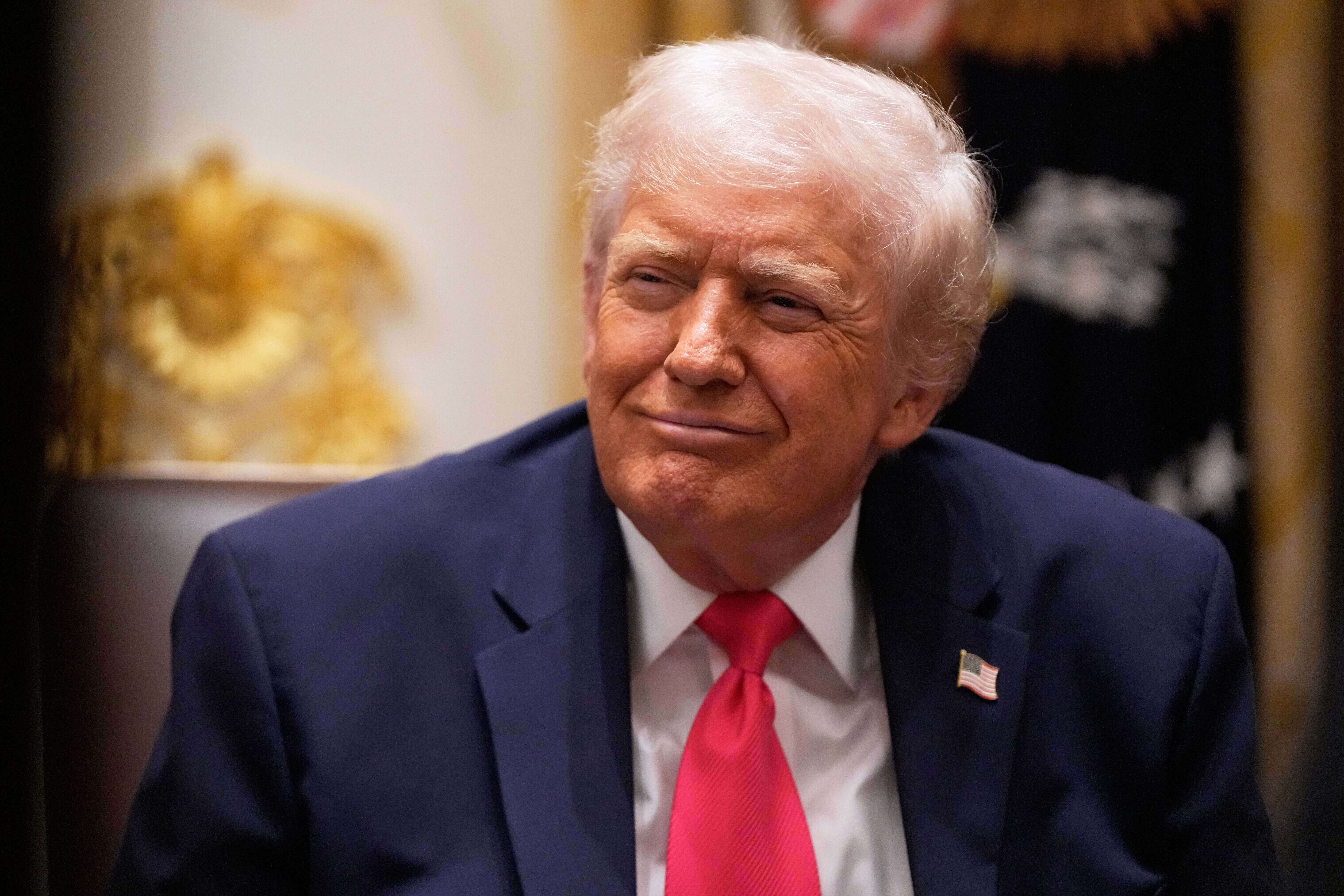 הנשיא דונלד טראמפ במהלך ישיבת קבינט בבית הלבן | AP הנשיא דונלד טראמפ במהלך ישיבת קבינט בבית הלבן | AP