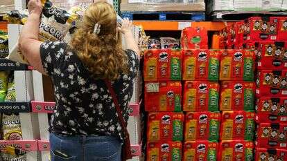 חבילות פרינגלס במכולת בקליפורניה | AFP