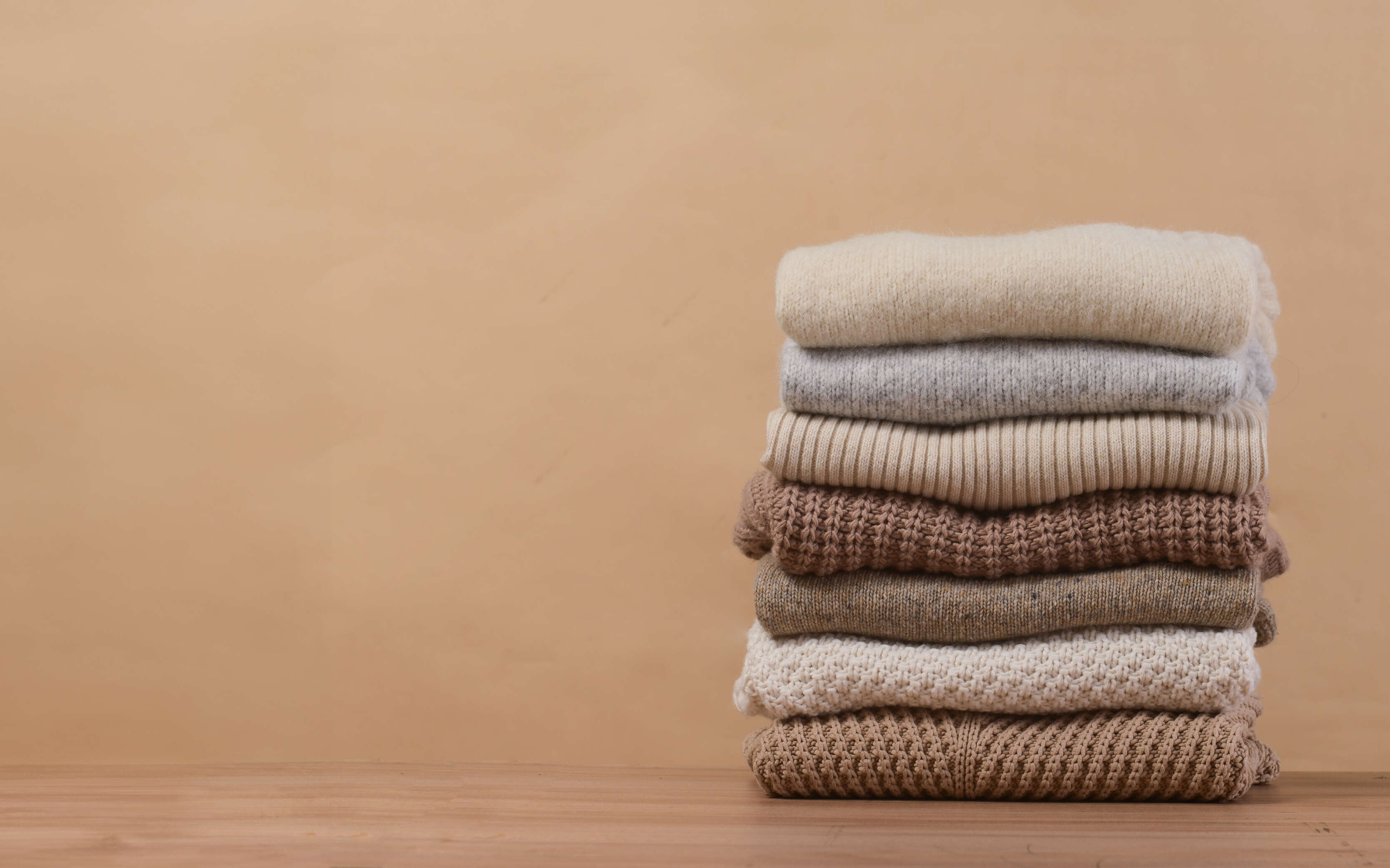 הכל בסוודר | שאטרסטוק