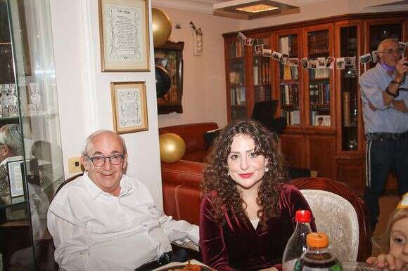 באדיבות המרואיינת | שירה וייס ואבא שלה