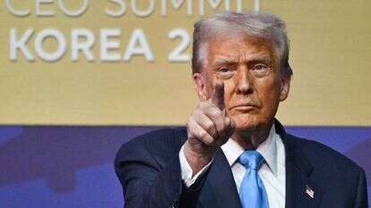 - נשיא ארה"ב דונלד טראמפ נואם במהלך פסגת המנכ"לים של שיתוף הפעולה הכלכלי של אסיה-פסיפיק | אנתוני וואלאס / AFP