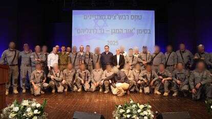 שר הביטחון עם הרבש"צים המצטיינים | דוברות משרד הביטחון שר הביטחון עם הרבש"צים המצטיינים | דוברות משרד הביטחון