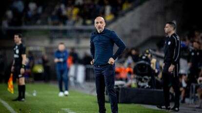 מאמן מכבי תל אביב בכדורגל, ז'ארקו לאזטיץ' | אורן בן חקון, פלאש 90 מאמן מכבי תל אביב בכדורגל, ז'ארקו לאזטיץ' | אורן בן חקון, פלאש 90