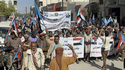 אנשי "מועצת המעבר הדרומית" בתימן חוגגים את כיבוש מחוז חצרמוות | רשתות חברתיות ערביות אנשי "מועצת המעבר הדרומית" בתימן חוגגים את כיבוש מחוז חצרמוות | רשתות חברתיות ערביות