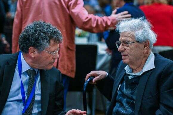 נשיא בית המשפט העליון בדימוס אהרן ברק והנשיא הנוכחי יצחק עמית | פלאש 90